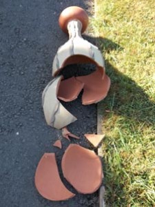 jon the potter's broken pot