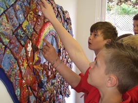 kingsland primary school tile panel made by the school and jon the potter from eastnor pottery