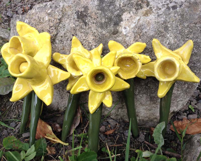 Family make ceramic Daffodils at Eastnor Pottery in memory of beloved family member